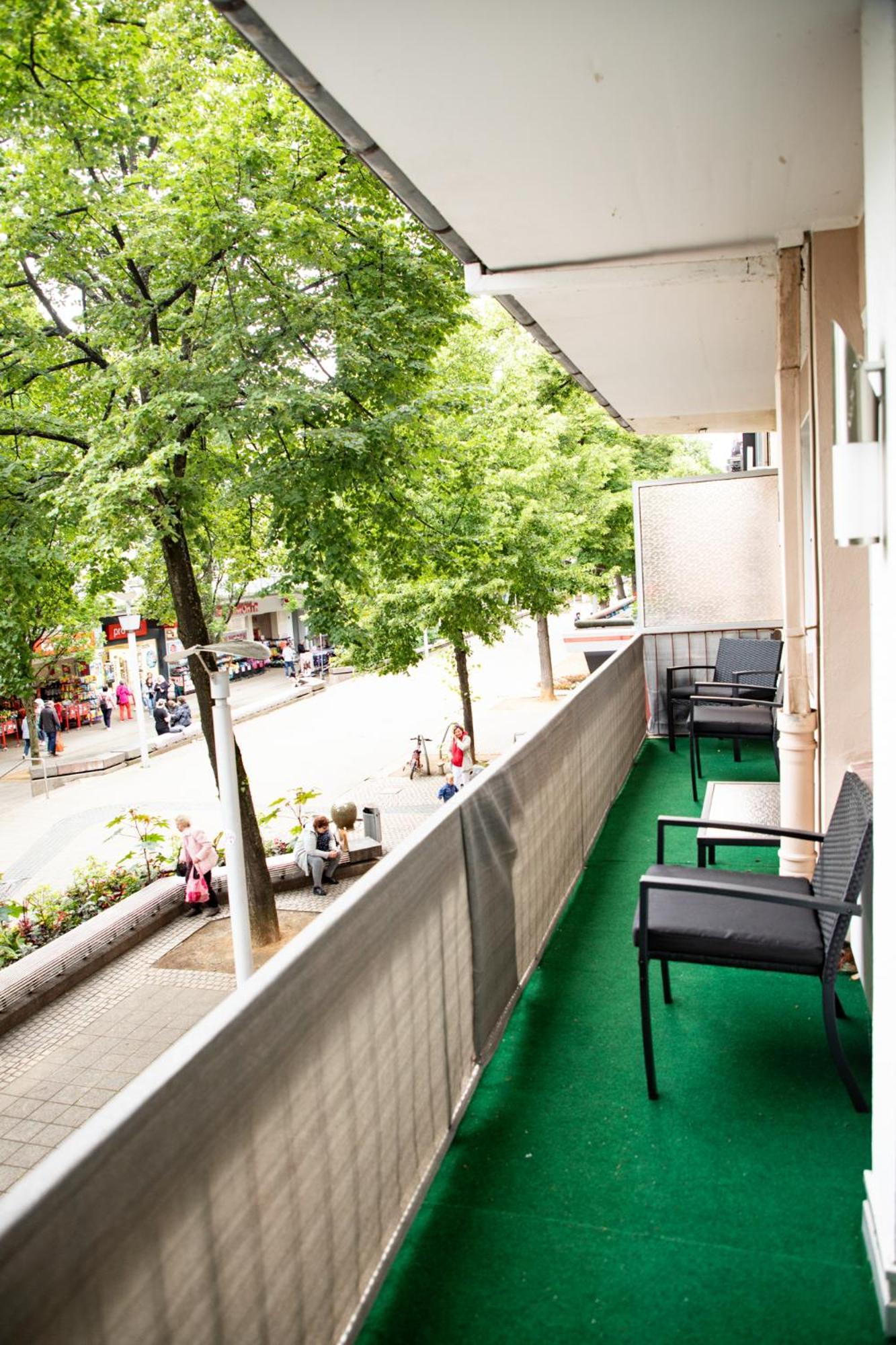 Me Living Bad Pyrmont Innenstadt 10 Meter Balkon Exterior photo